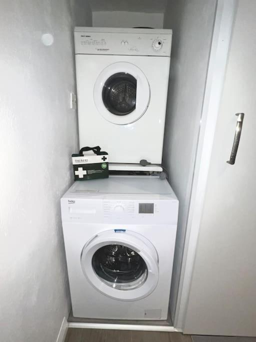 Newly Renovated 1 Bedroom Flat With Garden Pergola Ennis Luaran gambar